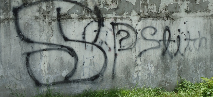 Graffiti dirtying up the neighborhood