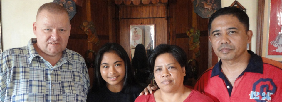 Bob with Junalyn and her family