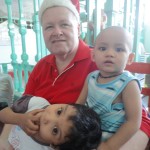 MindaClaus playing with the kids