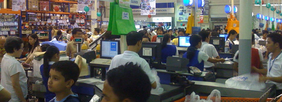 Plenty of people at S&R