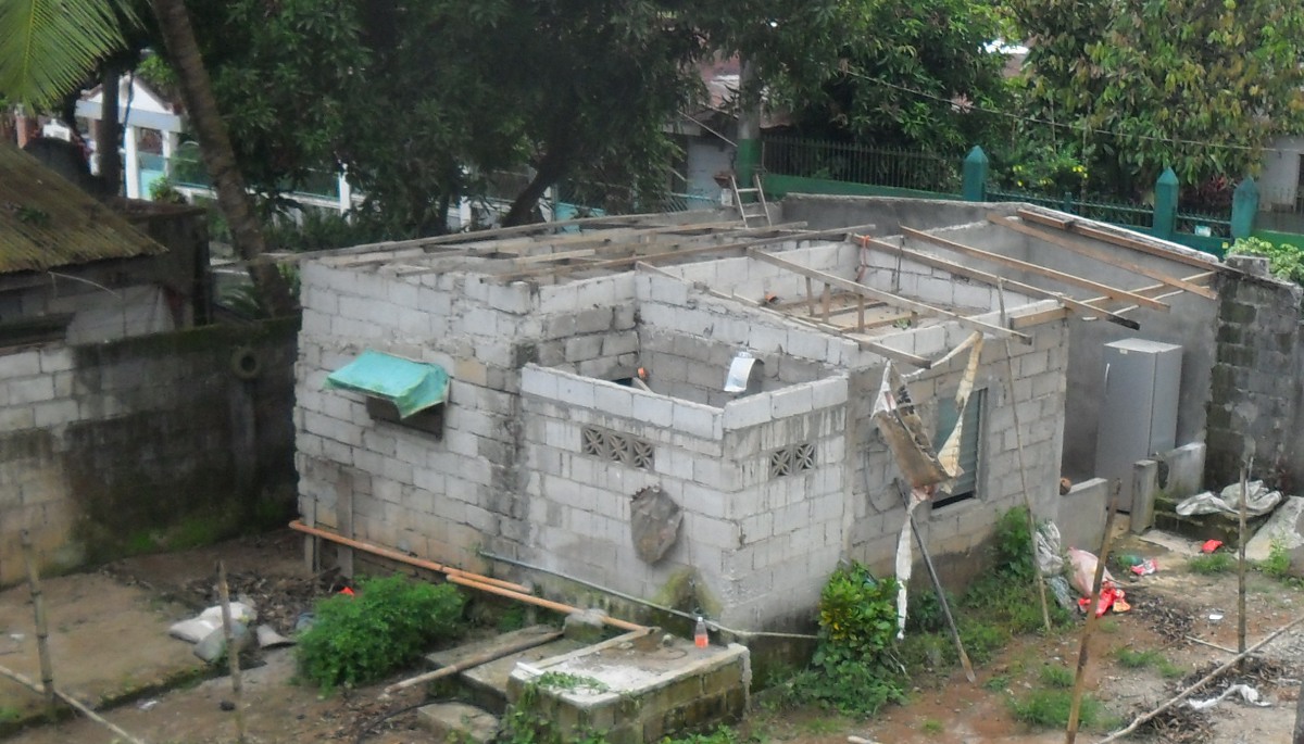 02 The roof was gone within an houre