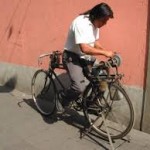 Bycycle knife sharpner guy