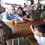 Shay-Shay teaching me all the things that I didn't know her new phone will do.