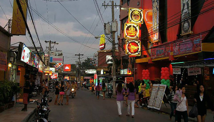 Look at that poor wiring over the street