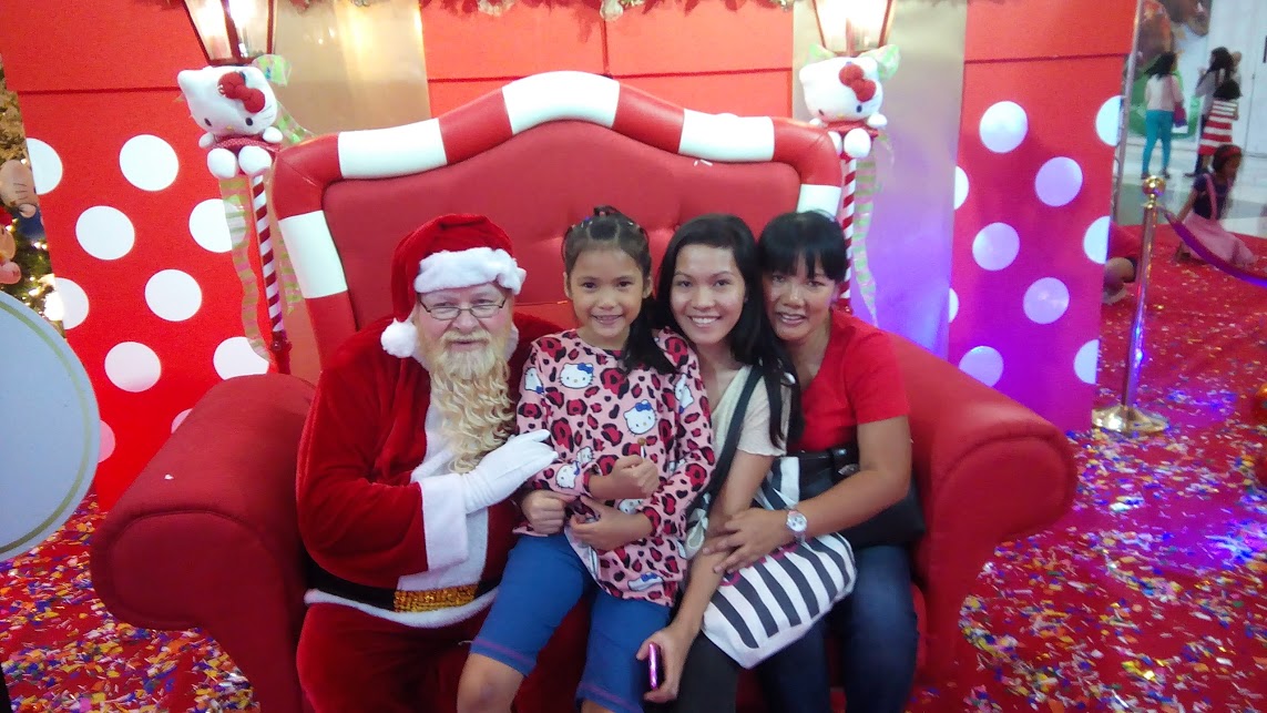 Santa Bob, Feyma, Jean and Sharmaine