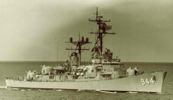 USS Mullinnix DD-944